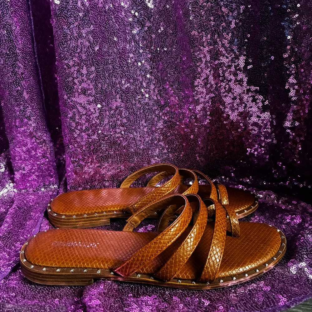 CUSHIONAIRE Brown Snake Print Faux Leather Boho Strappy Studded Sandals Wmn Sz 9